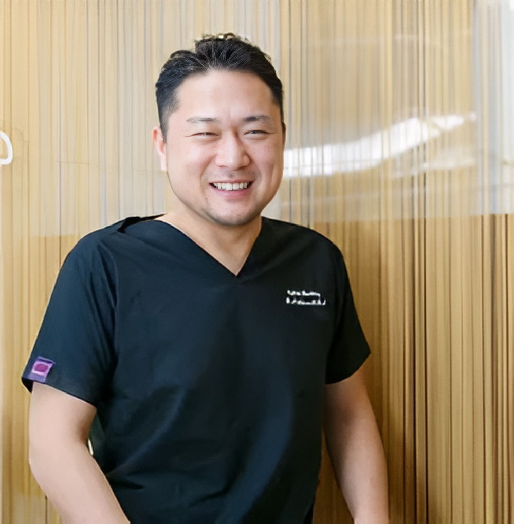 笑ったときの銀歯が気になる方へ！セラミック治療の魅力｜京都の歯医者
