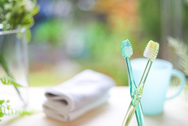 薬局のホワイトニング商品は本当に効果がある？歯科との違いを解説